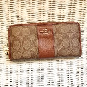 Coach Accordion Zip Wallet Signature Wallet